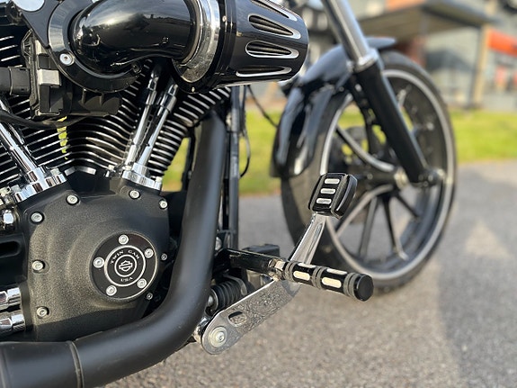 Harley-Davidson Breakout "Inkommande" 6 of 12
