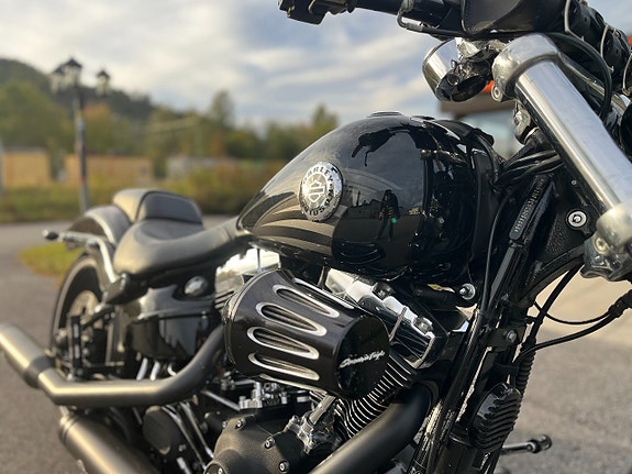 Harley-Davidson Breakout "Inkommande" 4 of 12