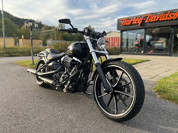 Harley-Davidson Breakout "Inkommande" 3 of 12