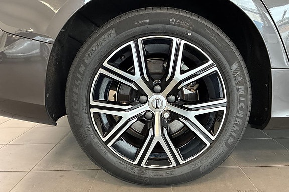 Volvo V60 17 of 21