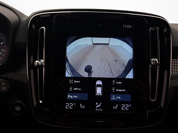 Volvo XC40 16 of 29