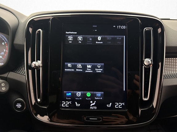 Volvo XC40 17 of 29