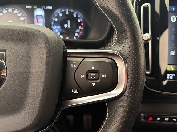 Volvo XC40 15 of 29