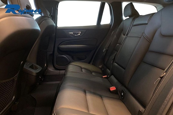 Volvo V60 Cross Country 12 of 20