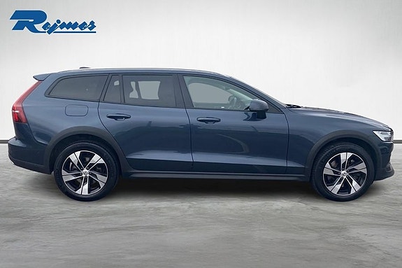 Volvo V60 Cross Country 4 of 20
