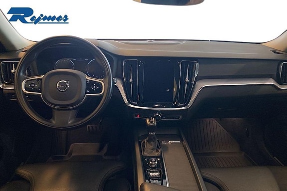 Volvo V60 Cross Country 10 of 20