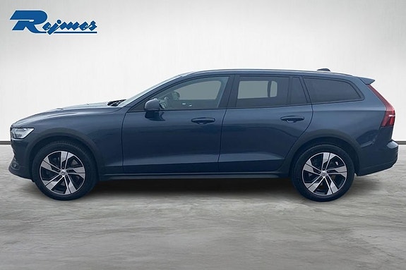 Volvo V60 Cross Country 3 of 20