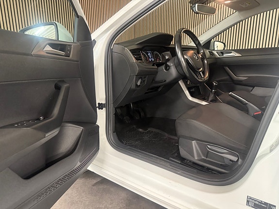 Volkswagen Polo 10 of 25