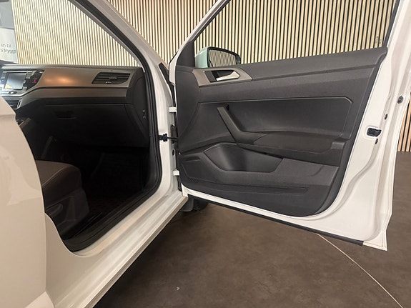 Volkswagen Polo 24 of 25