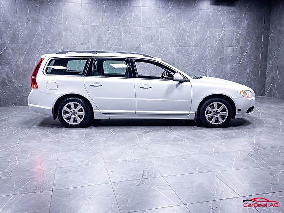 Volvo V70 8 of 29