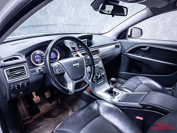 Volvo V70 11 of 29