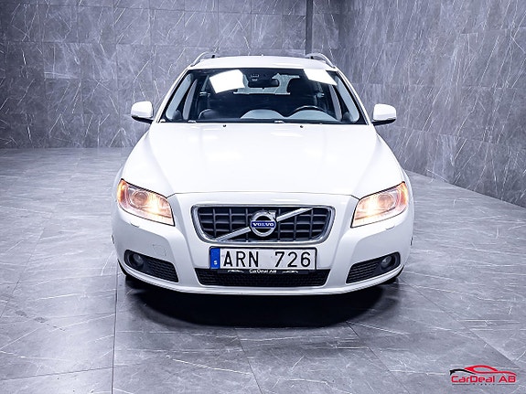 Volvo V70 2 of 29