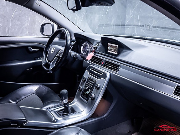 Volvo V70 13 of 29