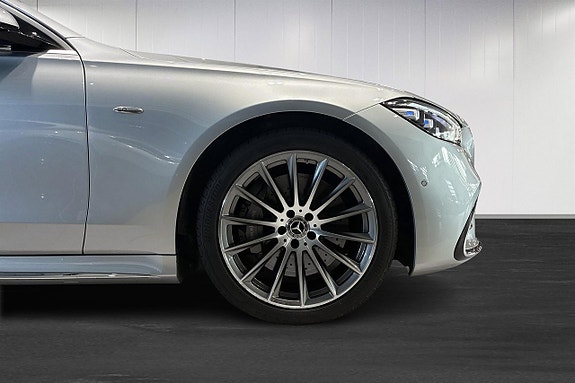 Mercedes-Benz S580 e 12 of 26
