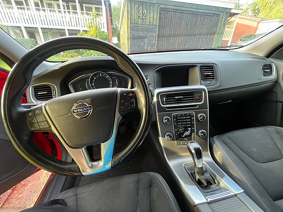 Volvo S60 3 of 5