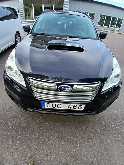 Subaru Outback 3 of 10