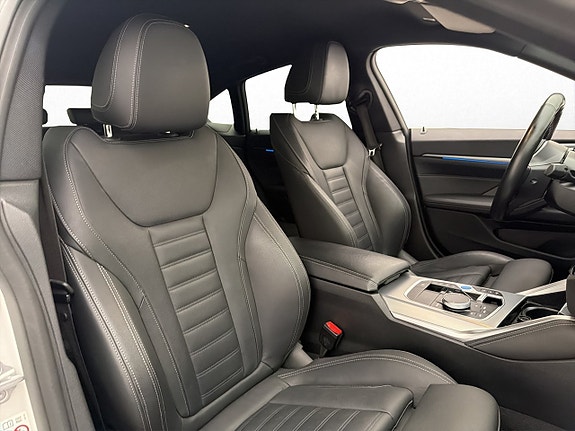 BMW i4 10 of 30