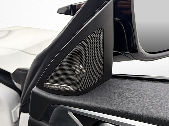 BMW i4 15 of 30
