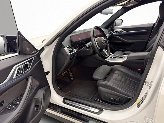 BMW i4 9 of 30