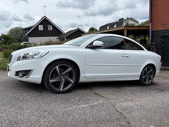 Volvo C70 2 of 6