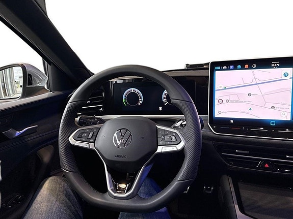 Volkswagen Passat 9 of 11