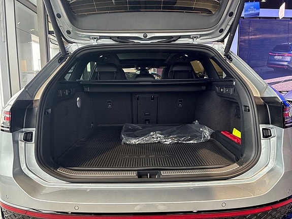 Volkswagen Passat 11 of 11