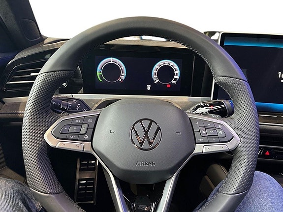 Volkswagen Passat 8 of 11