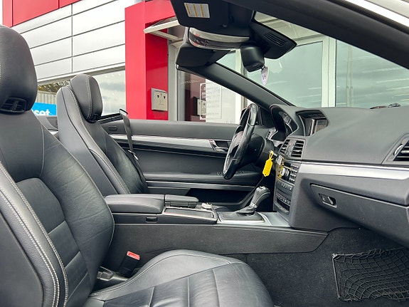 Mercedes-Benz E250 10 of 17