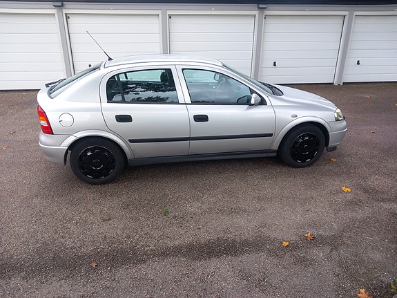 Opel Astra 2 of 4