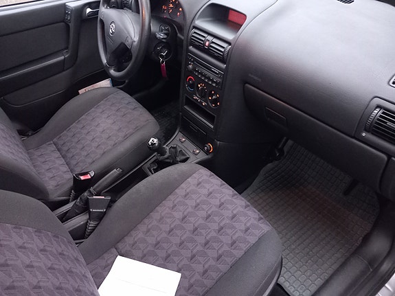 Opel Astra 3 of 4