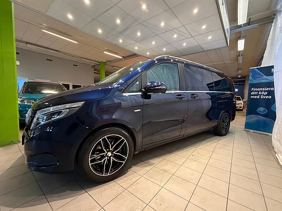 Mercedes-Benz V250 3 of 15