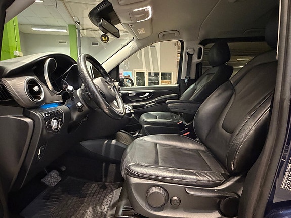 Mercedes-Benz V250 8 of 15