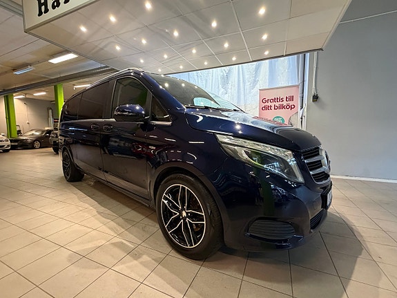 Mercedes-Benz V250 4 of 15