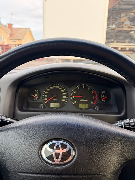 Toyota Avensis 5 of 9