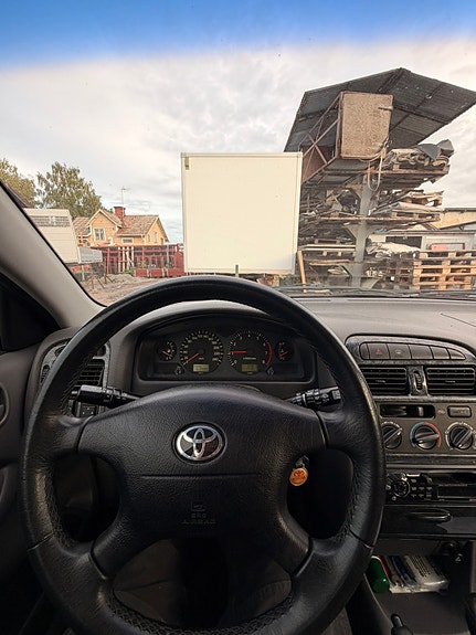 Toyota Avensis 9 of 9