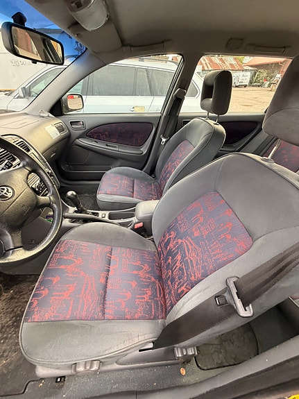 Toyota Avensis 8 of 9