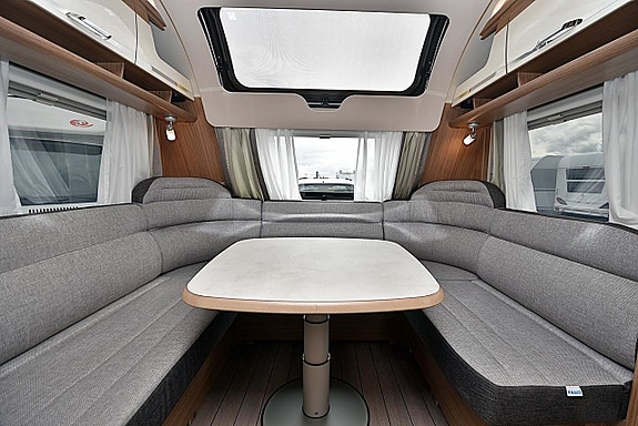 Knaus 580 UF Scandinavian Selection, Dubbelbädd 6 of 25