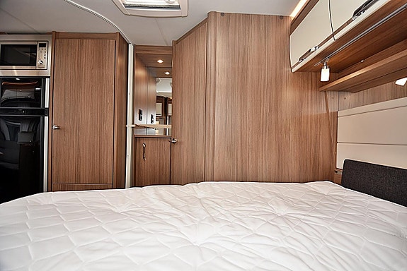 Knaus 580 UF Scandinavian Selection, Dubbelbädd 14 of 25