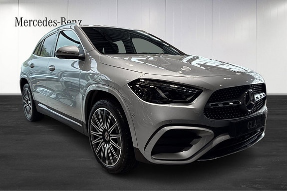 Mercedes-Benz GLA250 e 2 of 11