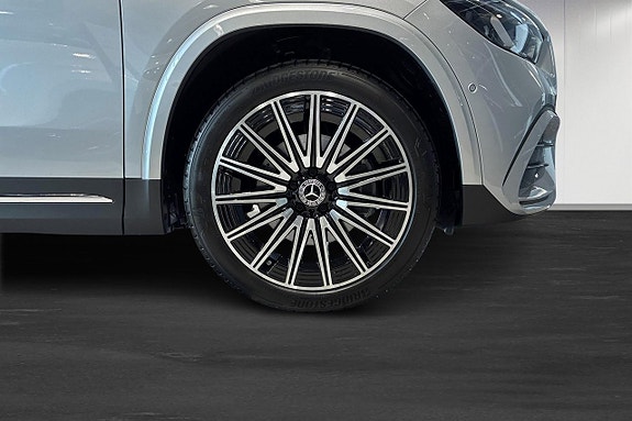 Mercedes-Benz GLA250 e 6 of 11