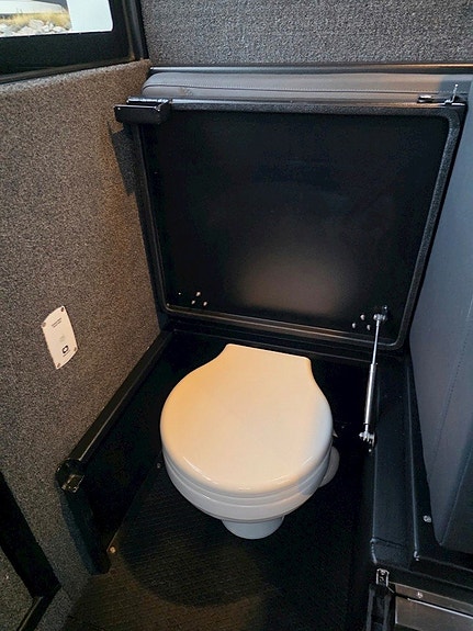 UMS 800 Cab 10 of 20