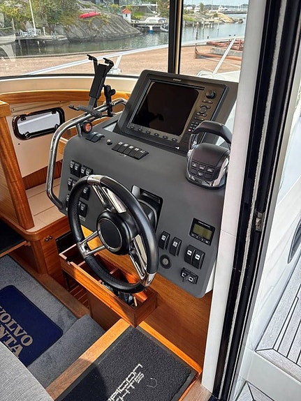 Paragon 31 Fly  Volvo Penta D6 10 of 12