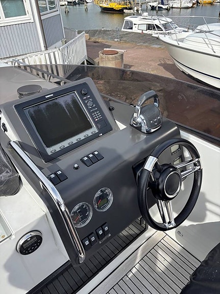 Paragon 31 Fly  Volvo Penta D6 5 of 12