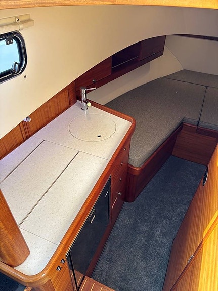 Paragon 31 Fly  Volvo Penta D6 6 of 12