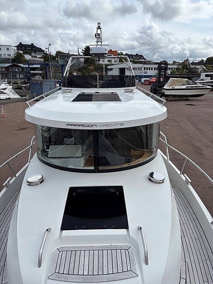 Paragon 31 Fly  Volvo Penta D6 3 of 12