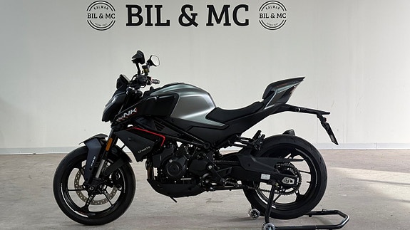 CFMOTO 450NK Låga mil nyskick 0kr insats 5 of 10