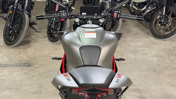 CFMOTO 450NK Låga mil nyskick 0kr insats 9 of 10