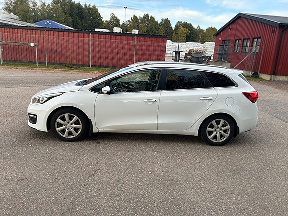 Kia Ceed 2 of 5