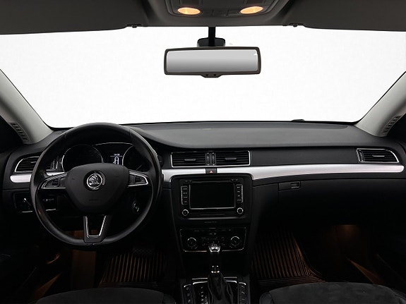 Skoda Superb 15 of 28