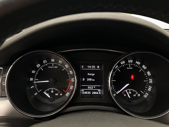 Skoda Superb 17 of 28